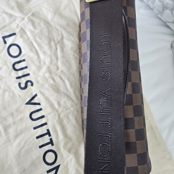 Statement piece- Louis Vuitton Broadway bag. Excellent Condition!!! main image 9